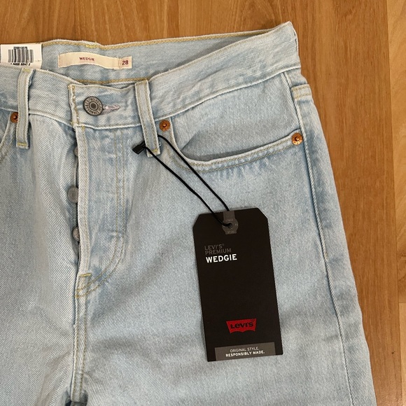 Levi’s Wedgie Jeans - Picture 4 of 6